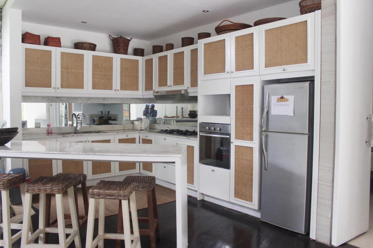 Villa Sahaja เกอโรโบกัน ภายนอก รูปภาพ